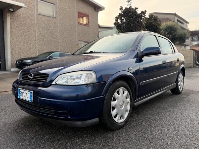 Opel Astra 1.4i 5 porte Euro 4 adatta a neopatentati