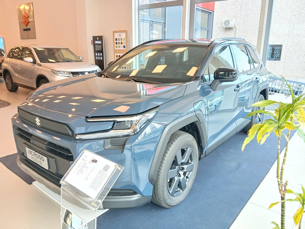 Suzuki Across 2.5 Plug-in Hybrid E-CVT 4WD Top