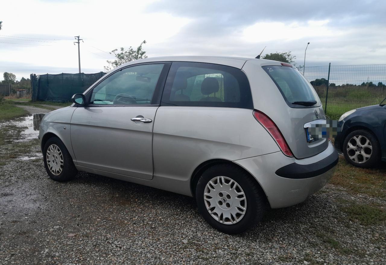 Lancia Ypsilon 1.2 Oro