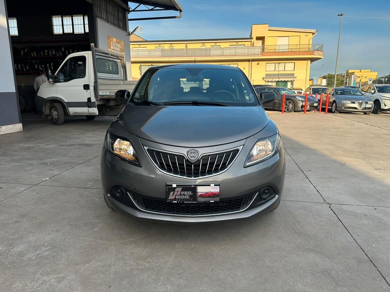 Lancia Ypsilon 1.0 FireFly 5 porte S&S Hybrid Silver PREZZO PROMO