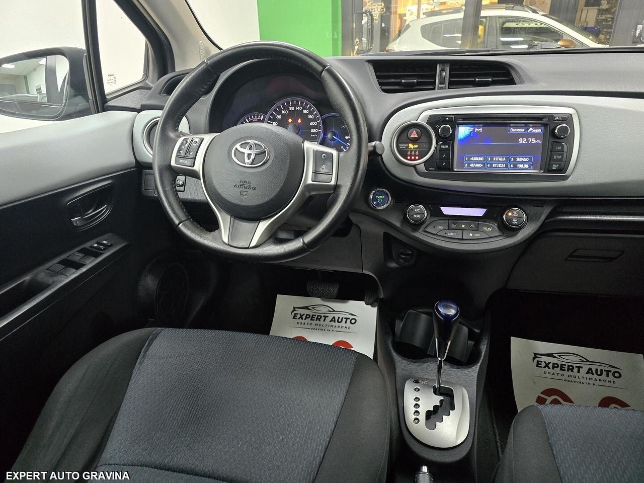 TOYOTA YARIS 1.5 HYBRID LOUNGE