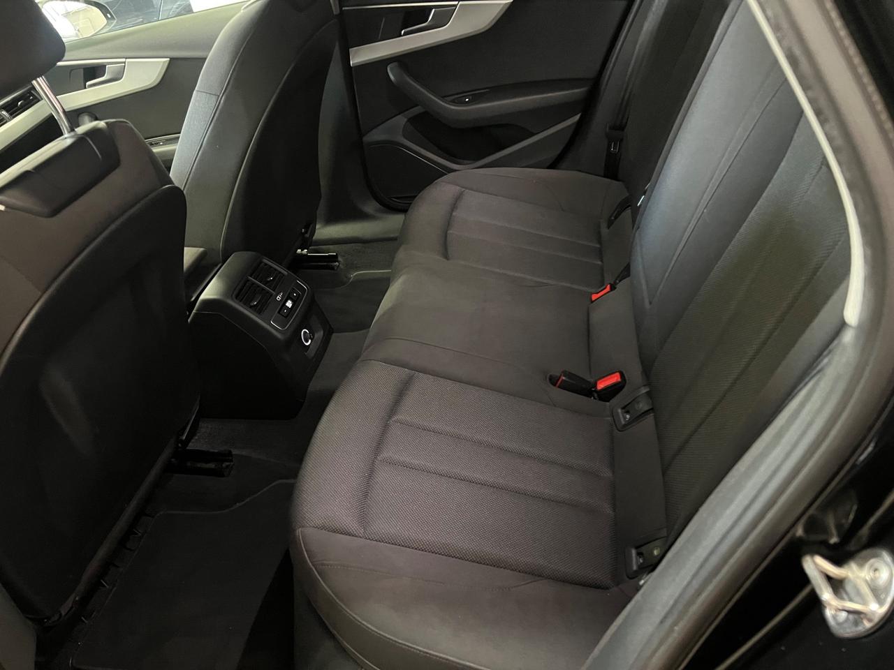 Audi A4 Avant 35 TDI S tronic Business