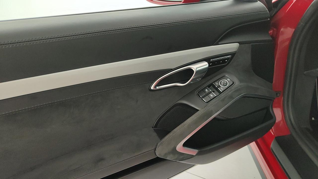 PORSCHE 911 Coupe 3.0 Carrera GTS auto