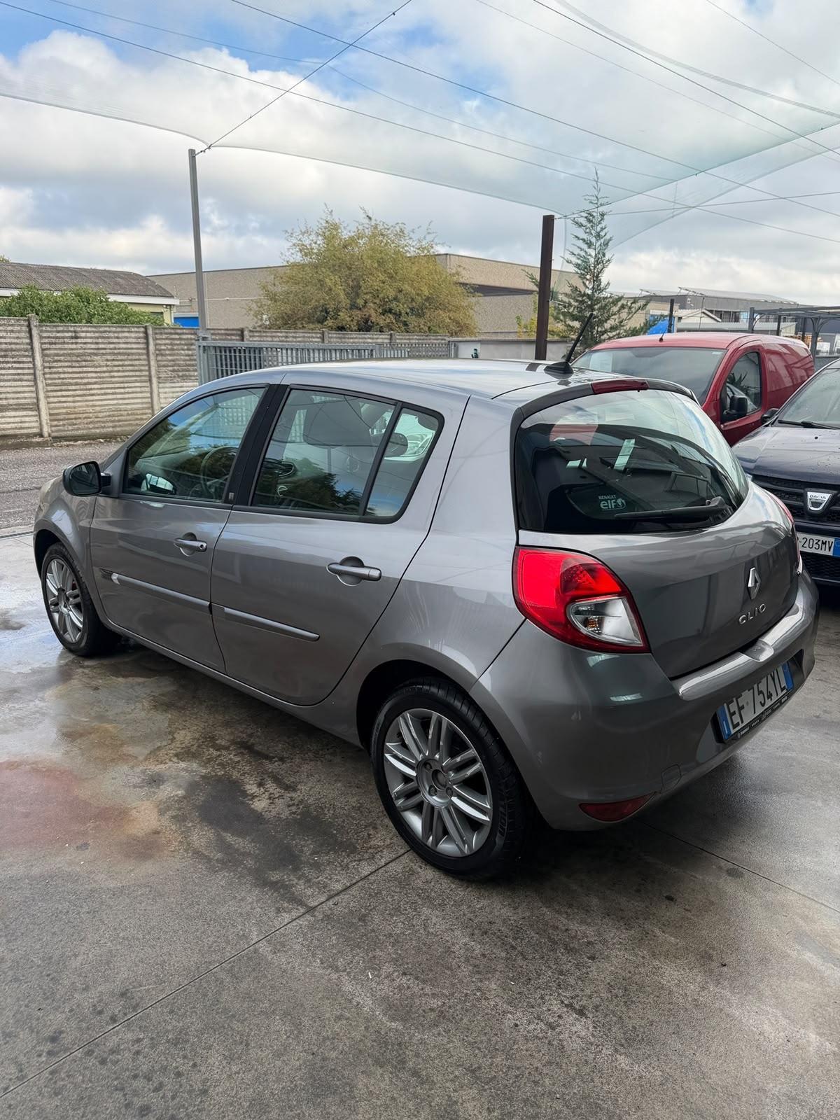 Renault Clio 1.2 16V 5 porte Luxe