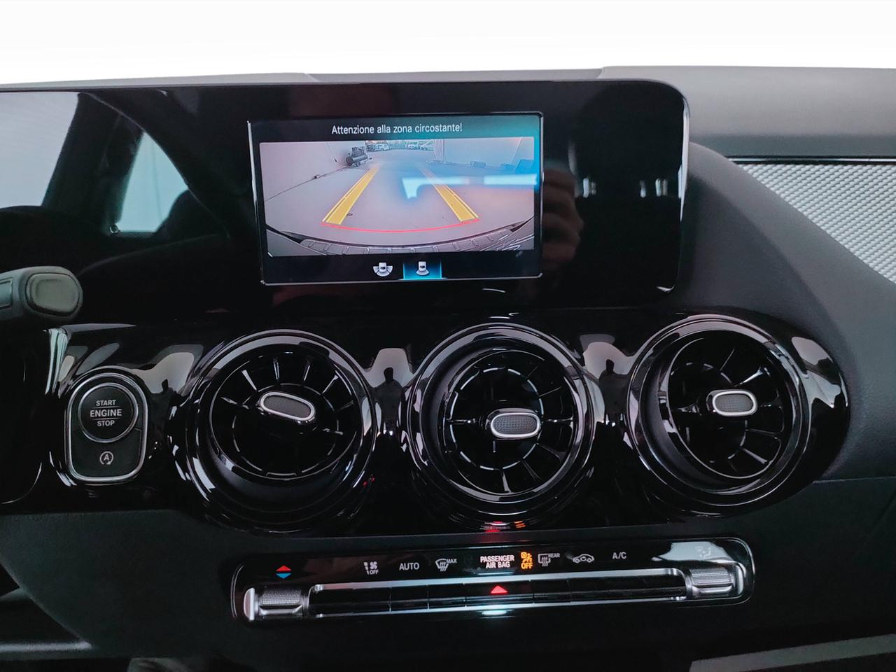 Mercedes-Benz GLA-H247 2020 - GLA 180 d Business auto