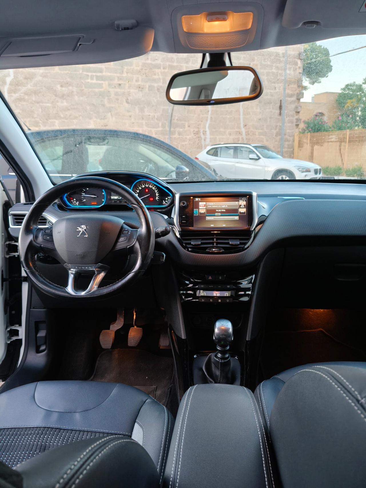 Peugeot 2008 BlueHDi 120 S&S Crossway