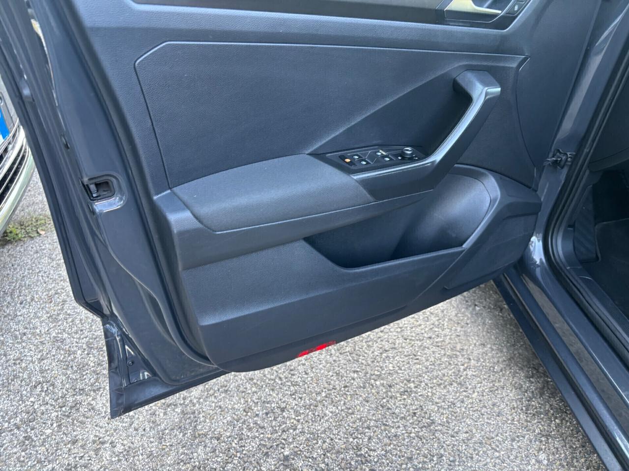 Volkswagen T-Roc 1.6 TDI Business