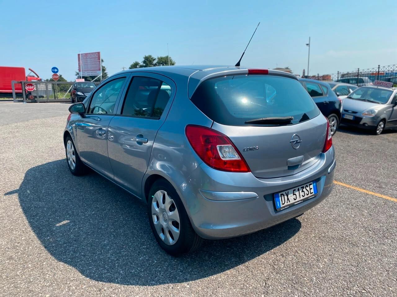 Opel Corsa 1.2 5 porte Easytronic Cosmo