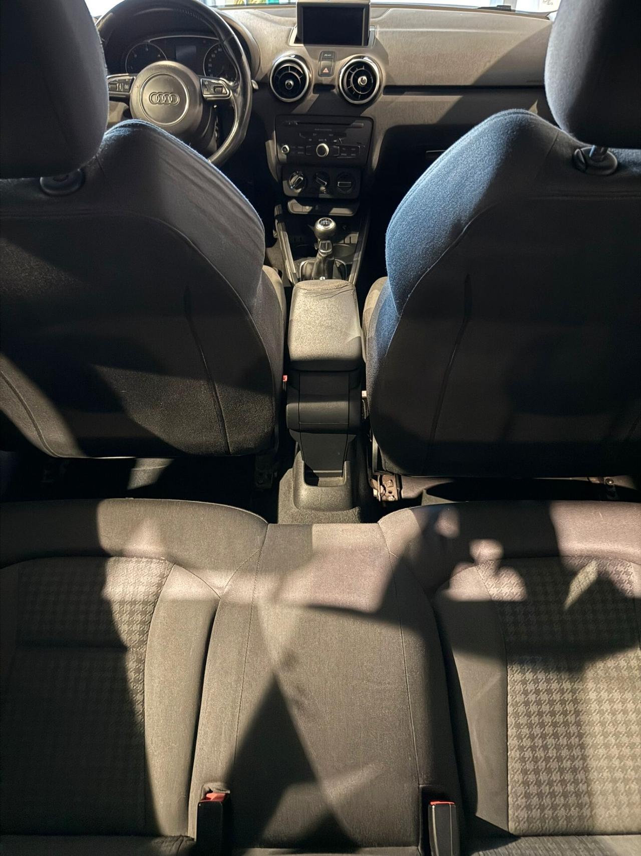 Audi A1 1.6 TDI 105 Cv GARANZIA - NEOPATENTATI