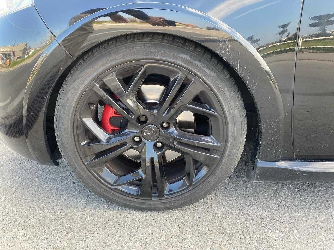 Peugeot 208 1.6 THP 200 CV 3 porte GTi