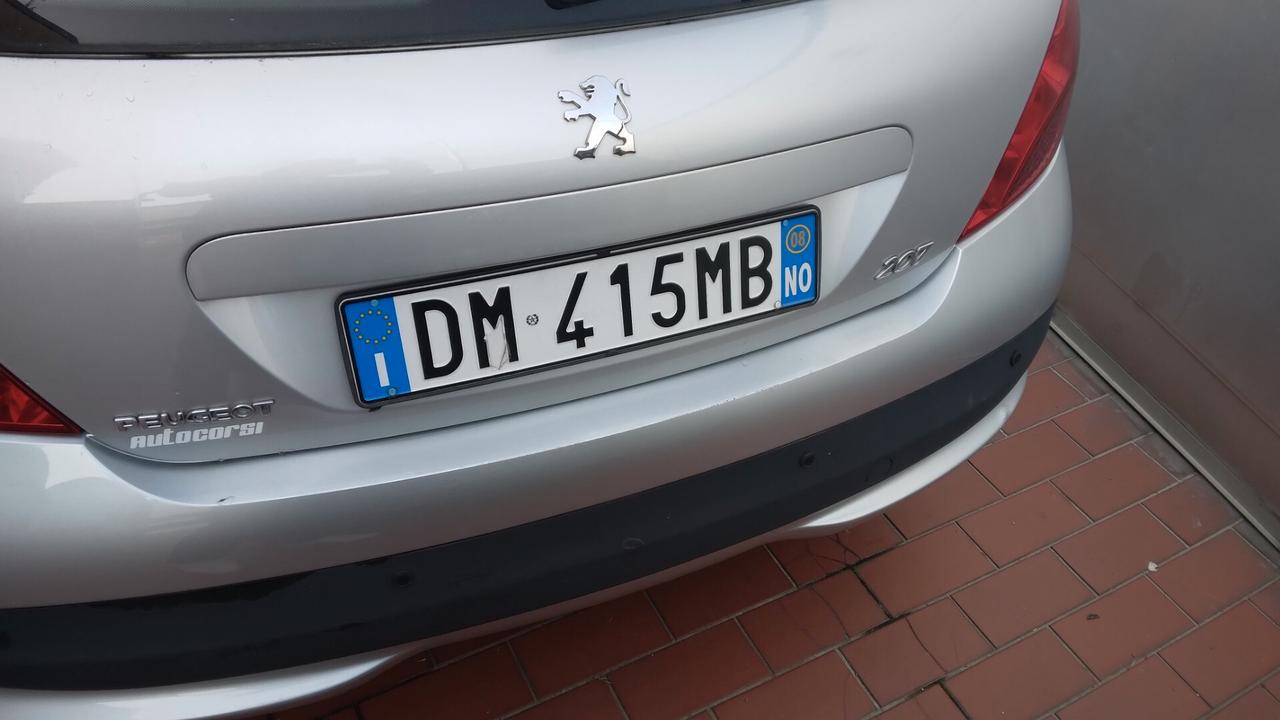 Peugeot 207 1.4 8V 75CV 5p. ONE Line