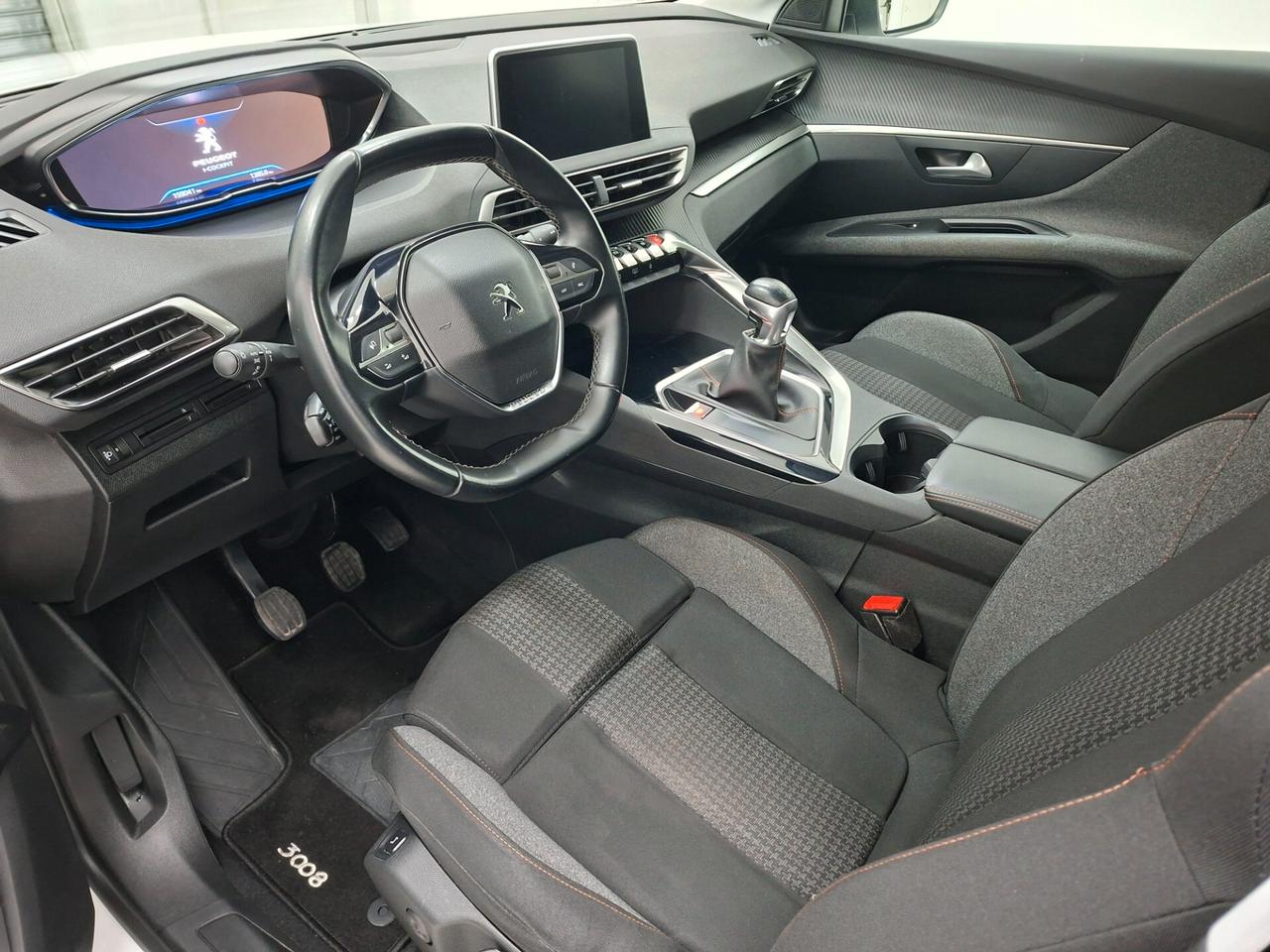 Peugeot 3008 Business 1.5 BlueHDi 130cv