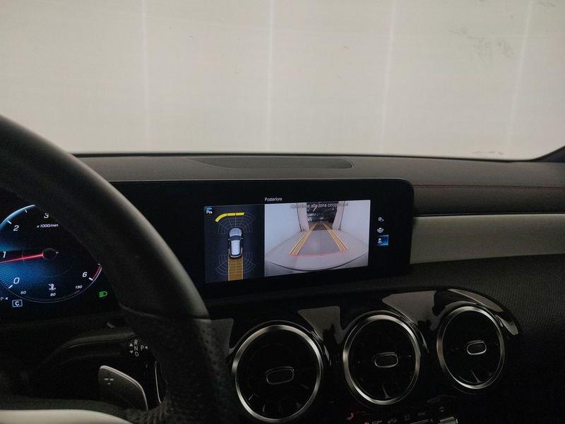 Mercedes-Benz CLA Shooting Brake 180 d Premium auto
