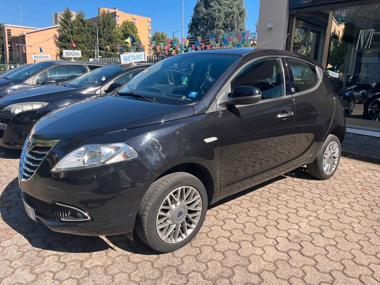 Lancia Ypsilon 0.9 TwinAir 85 CV 5 P Metano Ecochic Gold - 2013