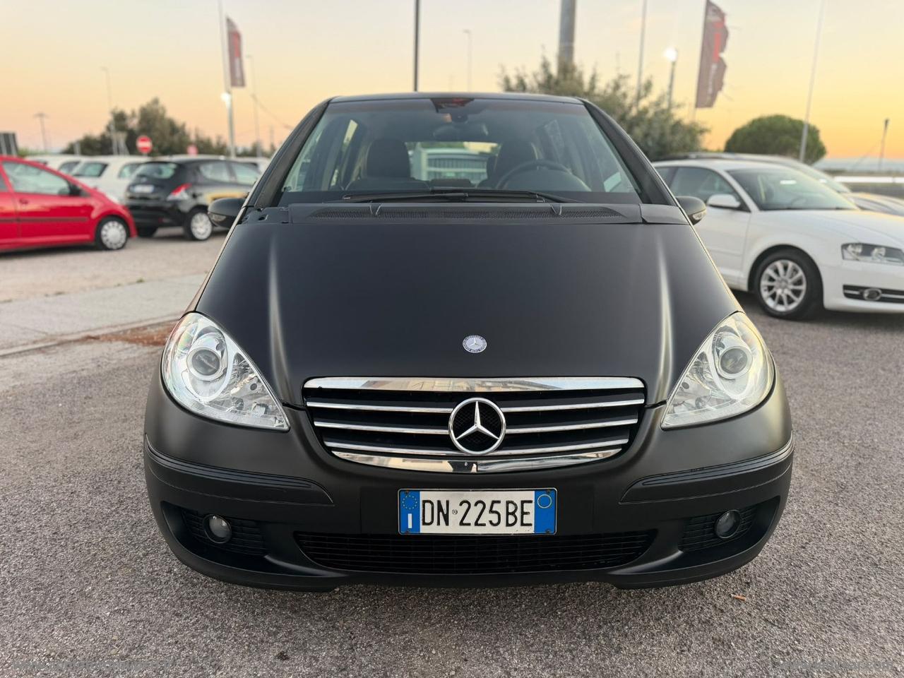 MERCEDES-BENZ A 150 Avantgarde BLACK MATT