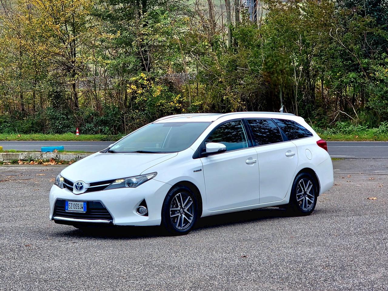 Toyota Auris Touring Sports 1.8 Hybrid Lounge 2015-E5B Automatico