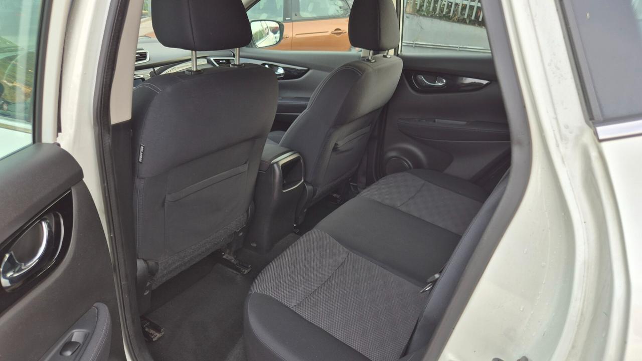 Nissan Qashqai 1.5 dCi Visia