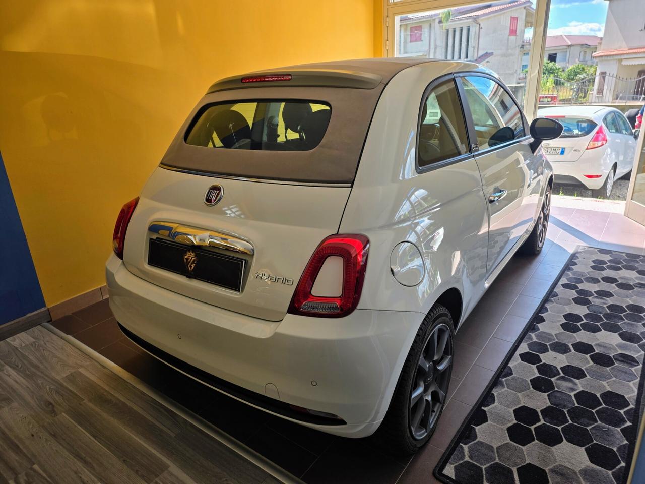 Fiat 500 C 1.0 Hybrid Star