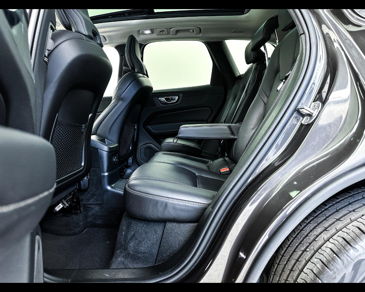 VOLVO XC60 (2017-->) - XC60 T6 Plug-in hybrid AWD automatico Plus Bright