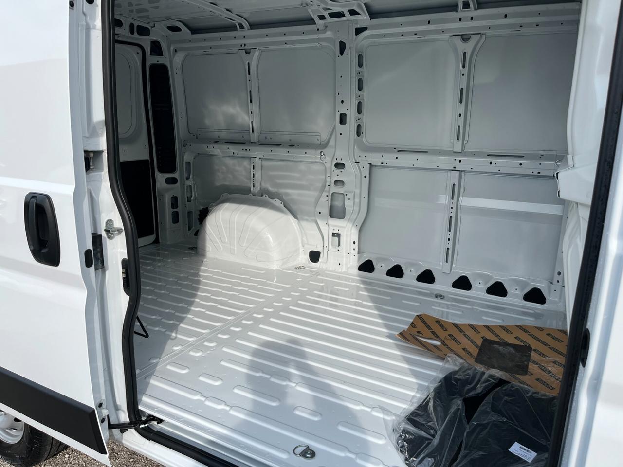 Boxer Furgone 330 L2 H1 BlueHDi 120 cv - km zero