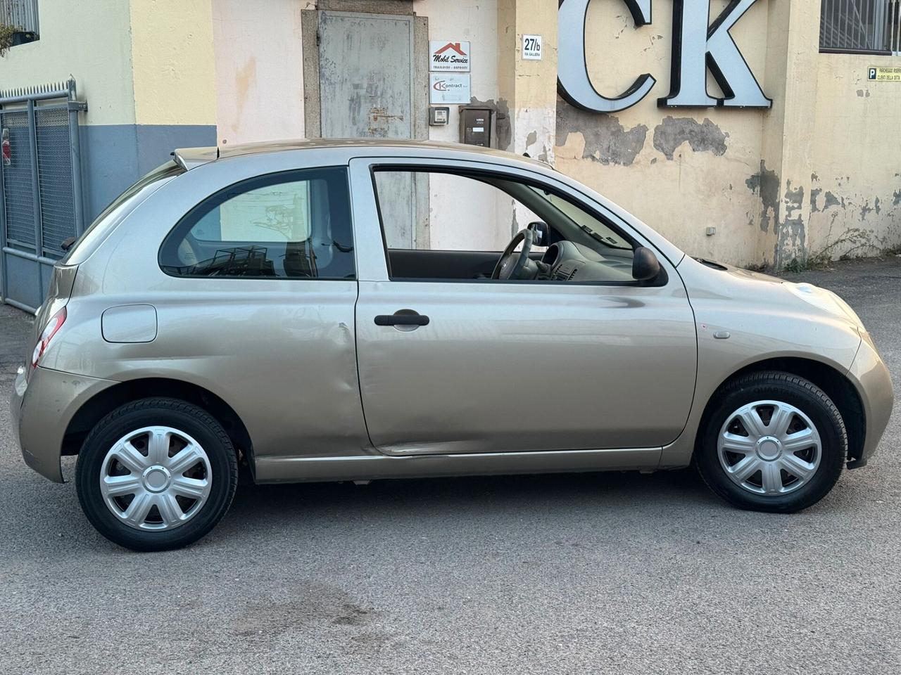 Nissan Micra 1.0 16V 3 porte Visia