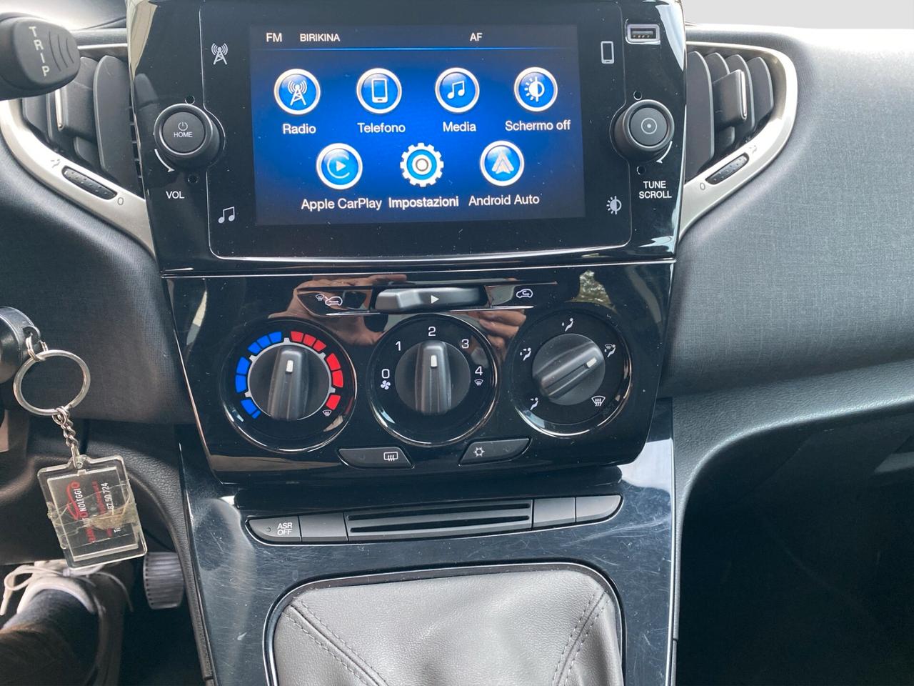 Lancia Ypsilon 1.0 FireFly 5 porte S&S Hybrid Gold