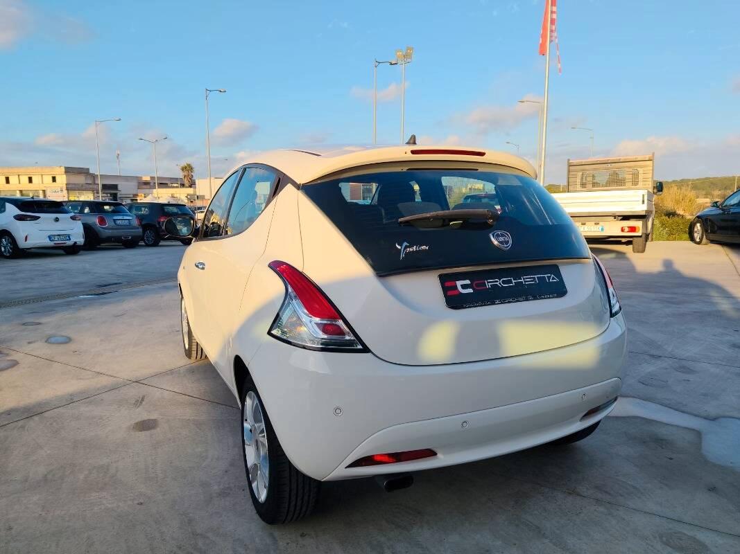 Lancia Ypsilon 1.2 Silver 69cv