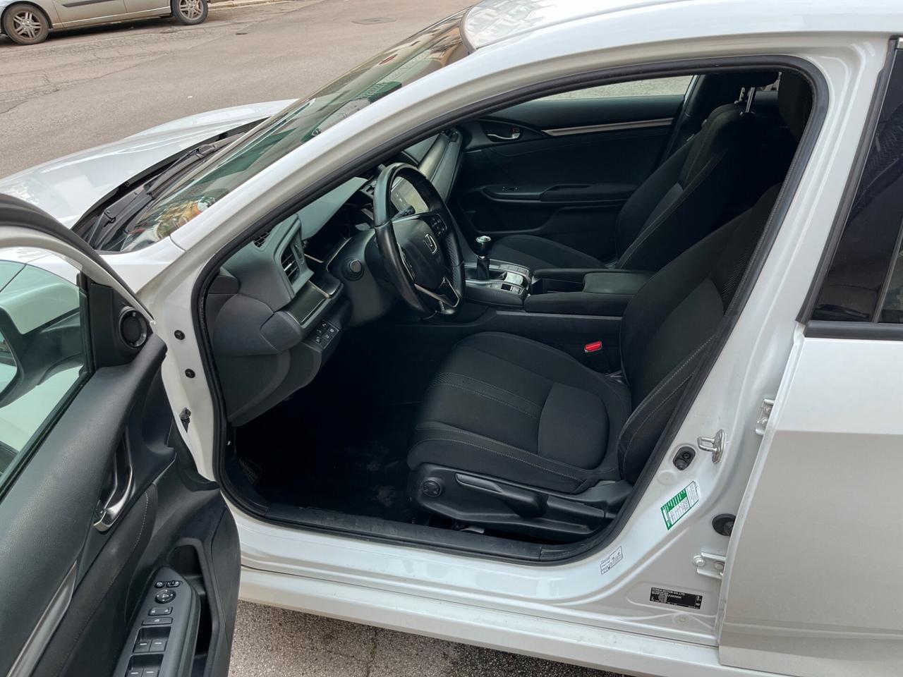 Honda Civic 1.6 5 porte Elegance Navi