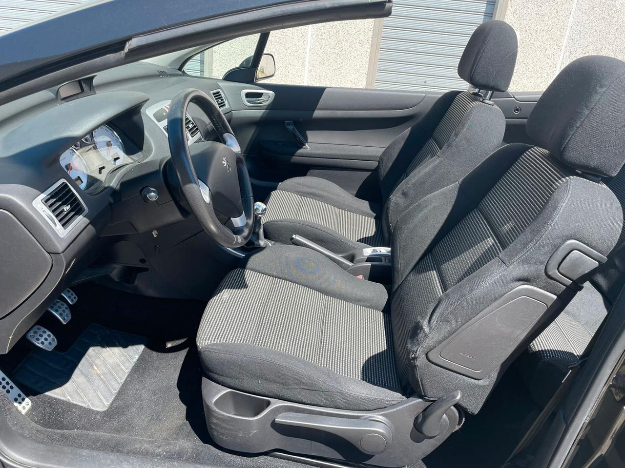 Peugeot 3008 1.6 HDi 110CV cambio robotizzato Tecno