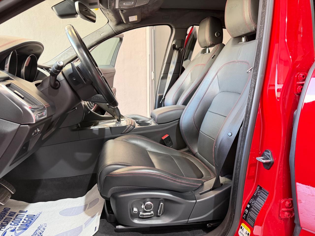 Jaguar E-Pace 2.0D 180 CV AWD AUT. FIRST EDITION
