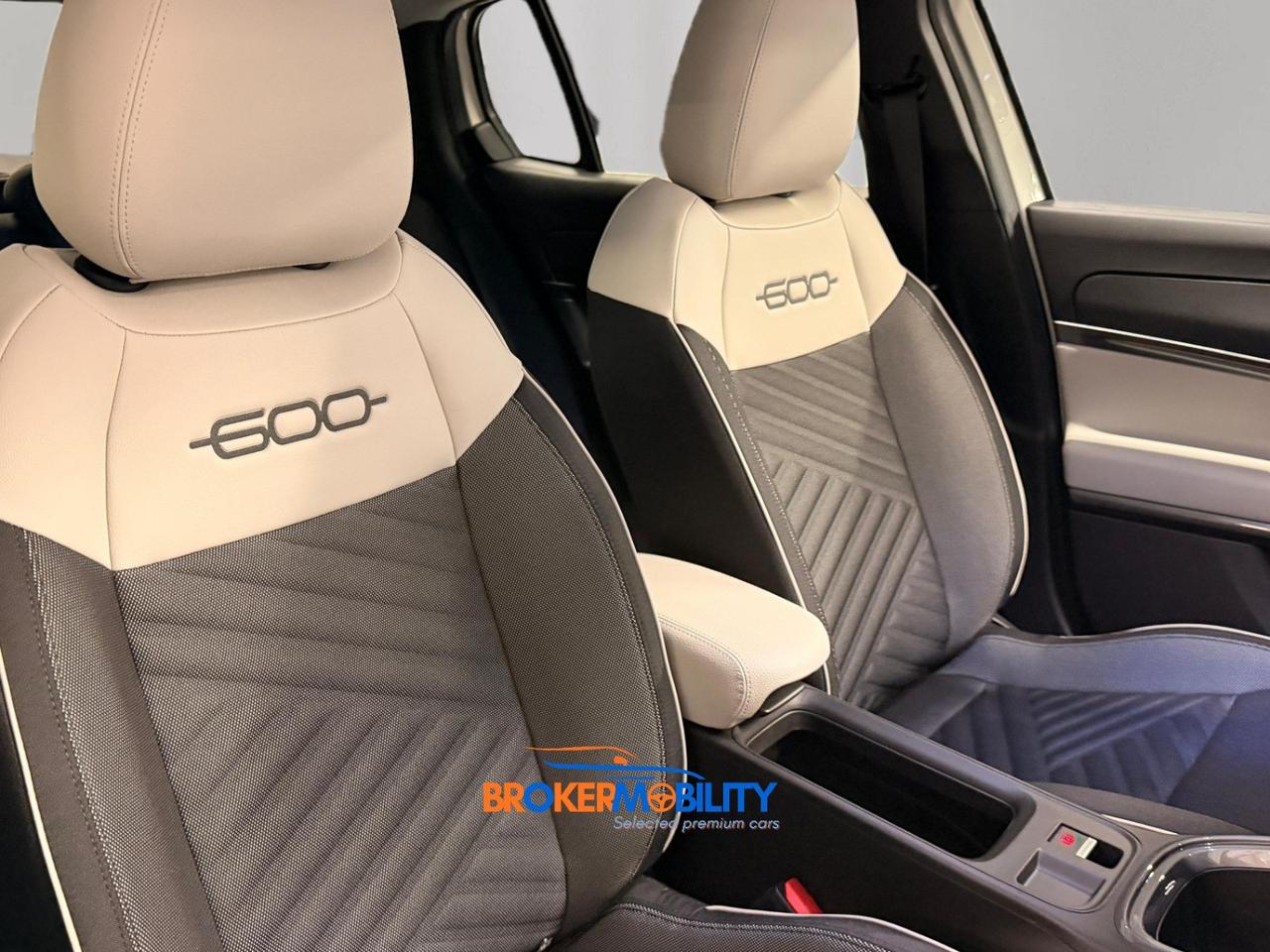 Fiat 600 Hybrid 110 CV DCT MHEV La Prima