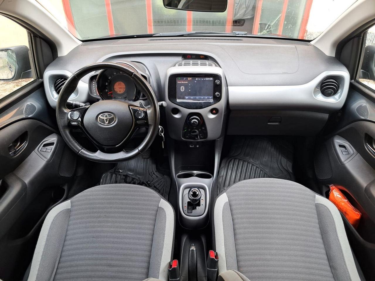 Toyota Aygo 1.0 VVT-i 69 CV 5 porte x-business MMT