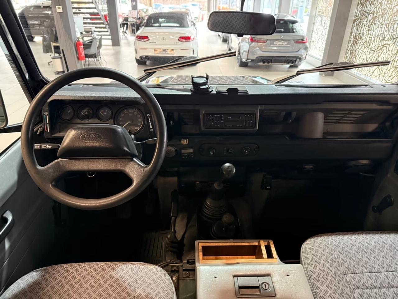 Land Rover Defender 110 2.5 Td5 Station Wagon 9 POSTI