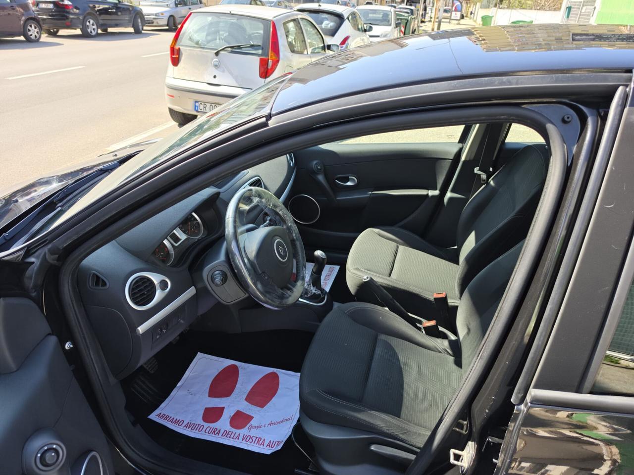 Renault Clio 1.2 16V 5 porte Live! - Anno 2011