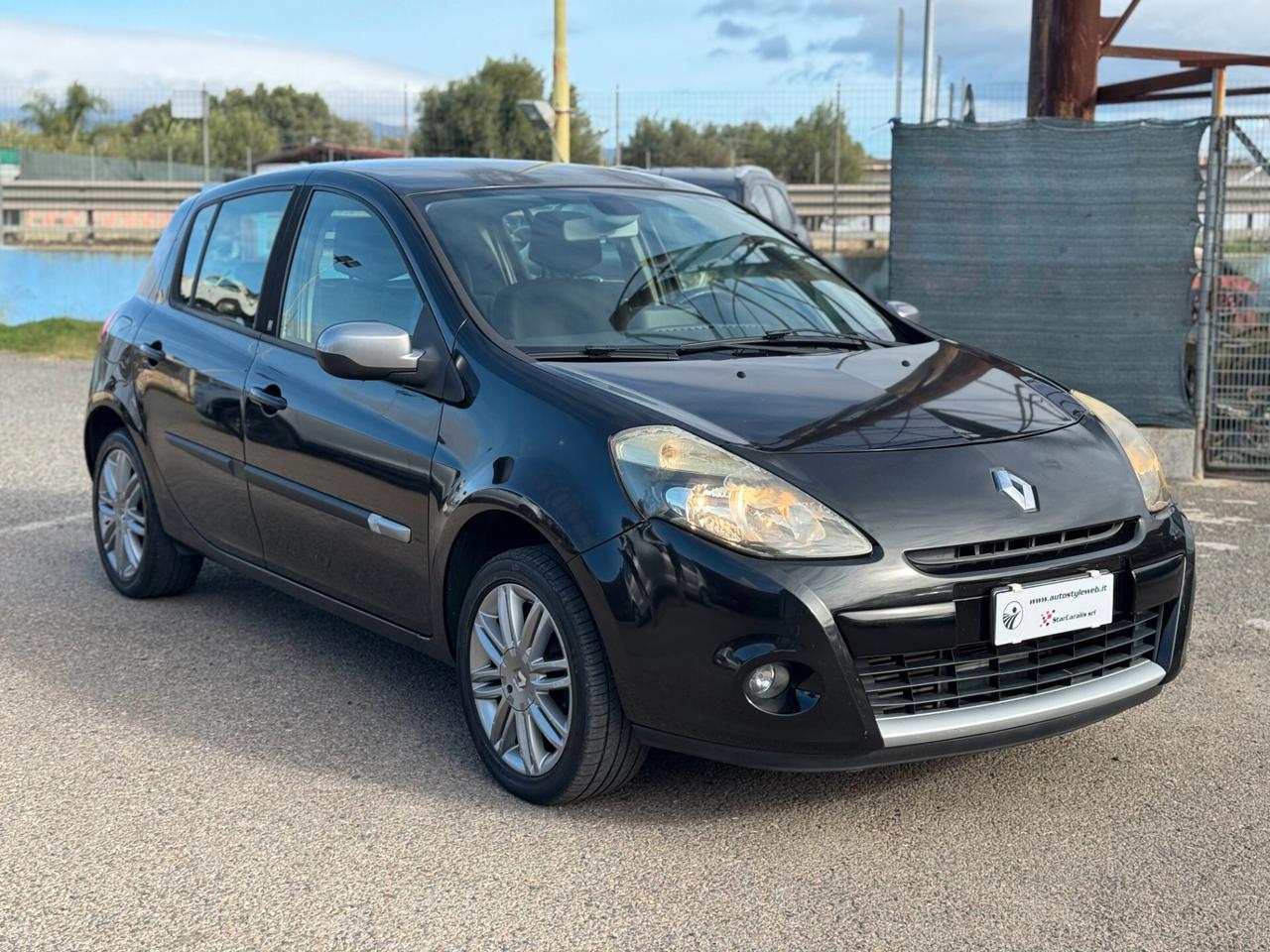 Renault Clio 1.5 dCi 75CV 5 p Dynamique - 2011