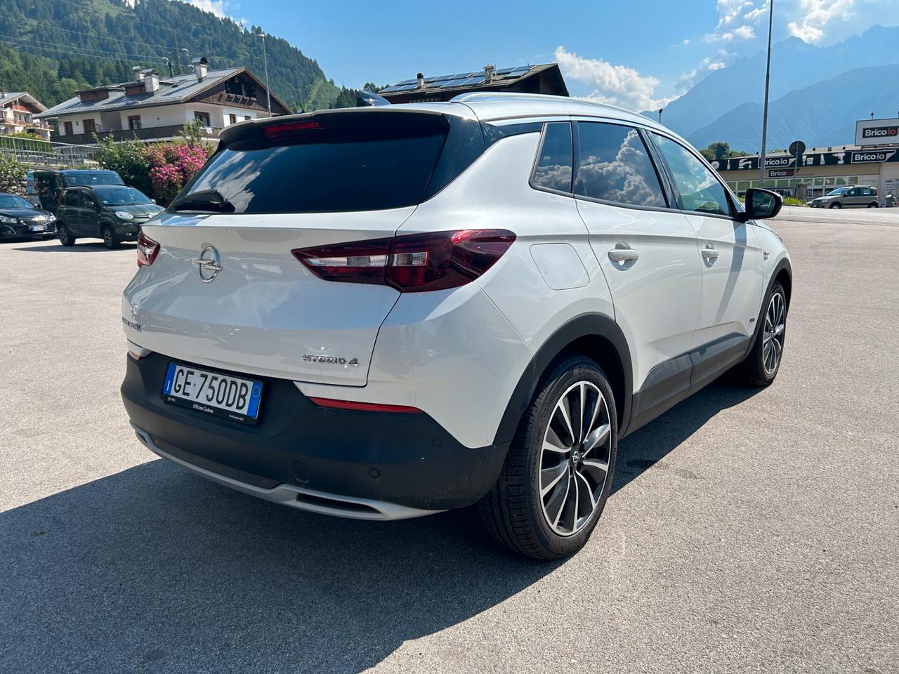 Opel Grandland X 1.6 Hybrid4 Plug-in aut. AWD