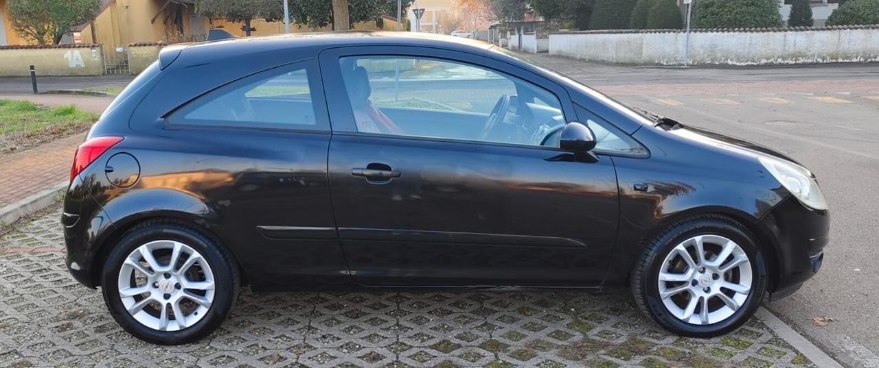 Opel Corsa 1.2 3 porte Sport
