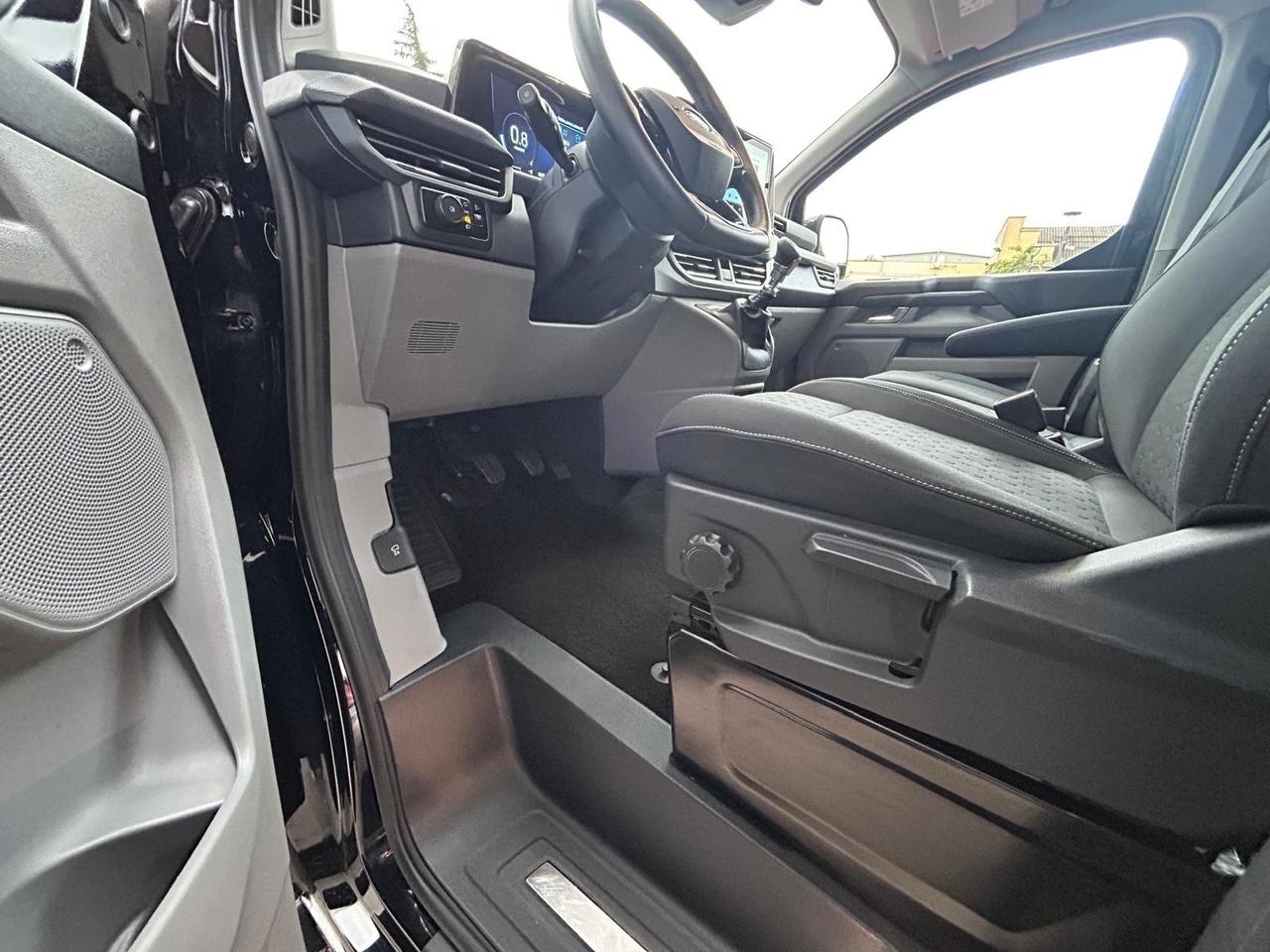 Ford Transit custom 2.0 TDCI eco blue 150 CV titanium 9 posti