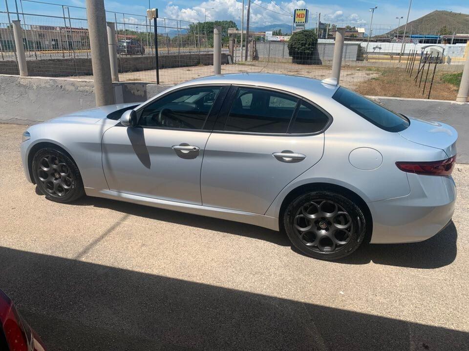 Alfa Romeo Giulia 2.2cc160 CV AT8 uniprò 12/2020