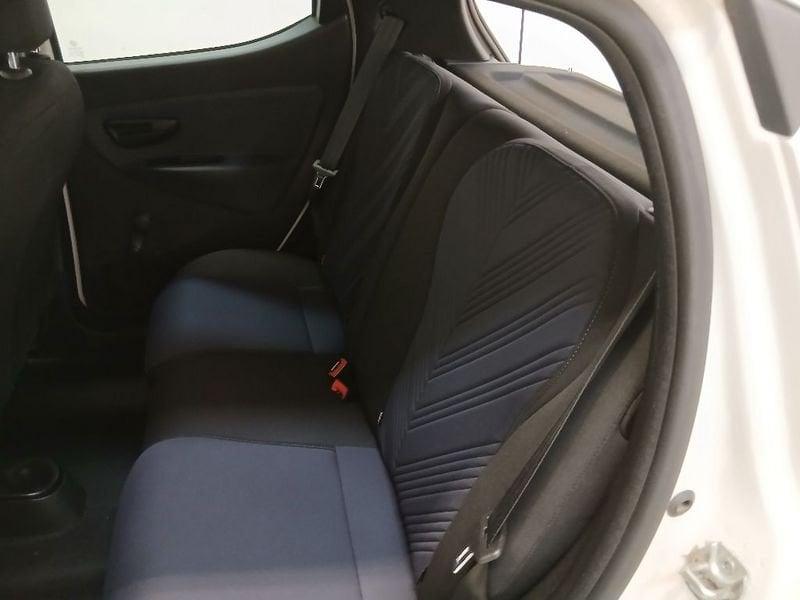 Lancia Ypsilon 1.0 firefly hybrid Gold s&s 70cv