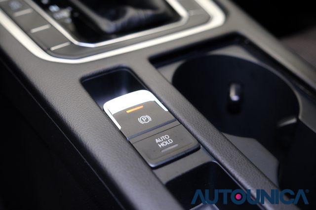 VOLKSWAGEN Passat Variant 1.6 TDI SCR DSG R-LINE BMT