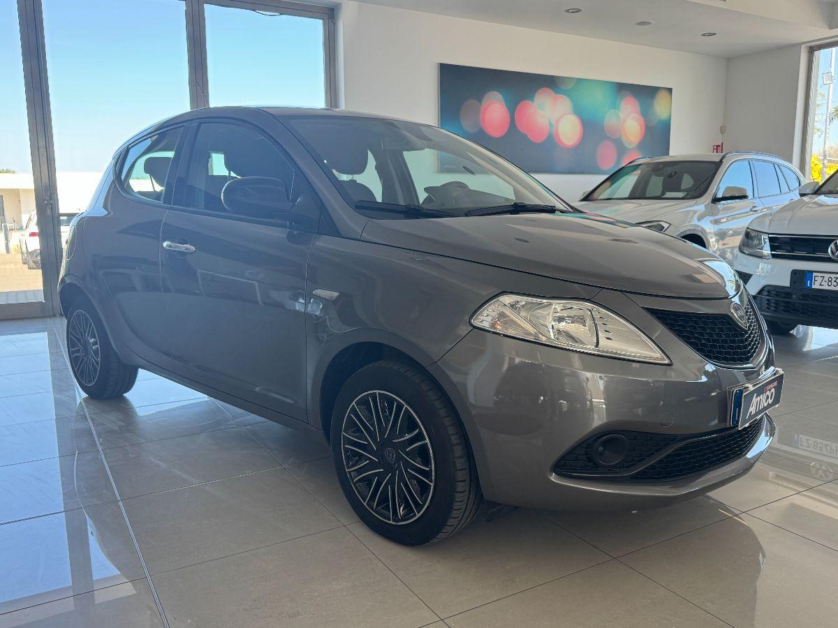 LANCIA - Ypsilon - 1.2 69 CV 5p. S&S Platinum 20.000 Km