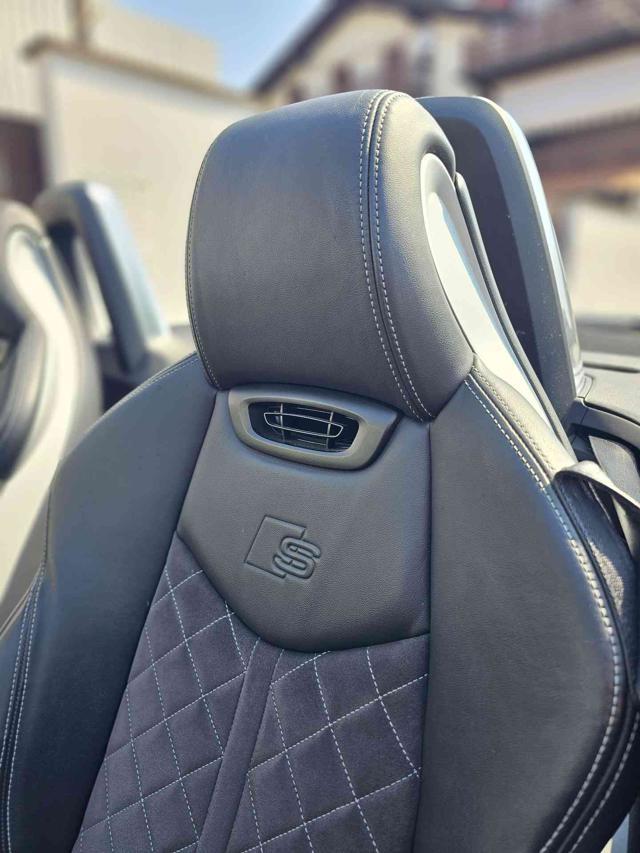 AUDI TT Roadster 2.0 TFSI quattro S tronic S line