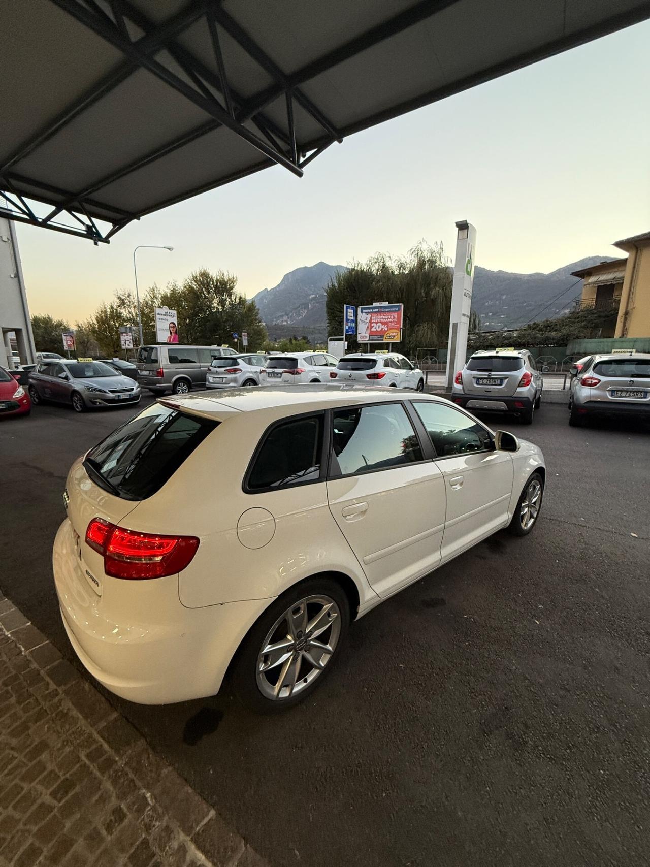 AUDI A3 SPB 1.6 TDI 105cv CR AMBIENTE