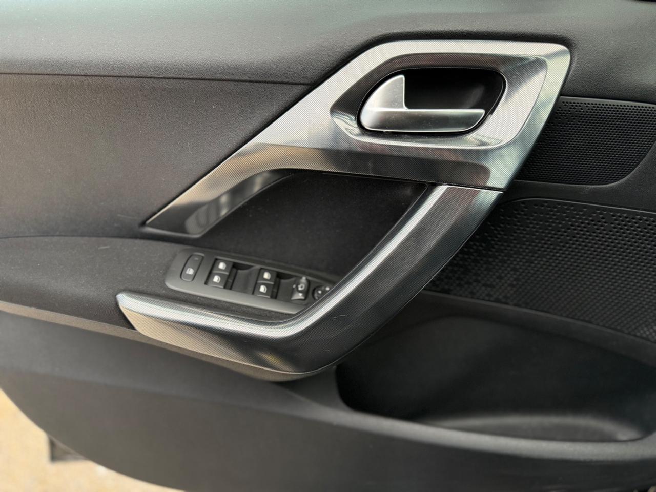 Peugeot 2008 BlueHDi 100 Allure