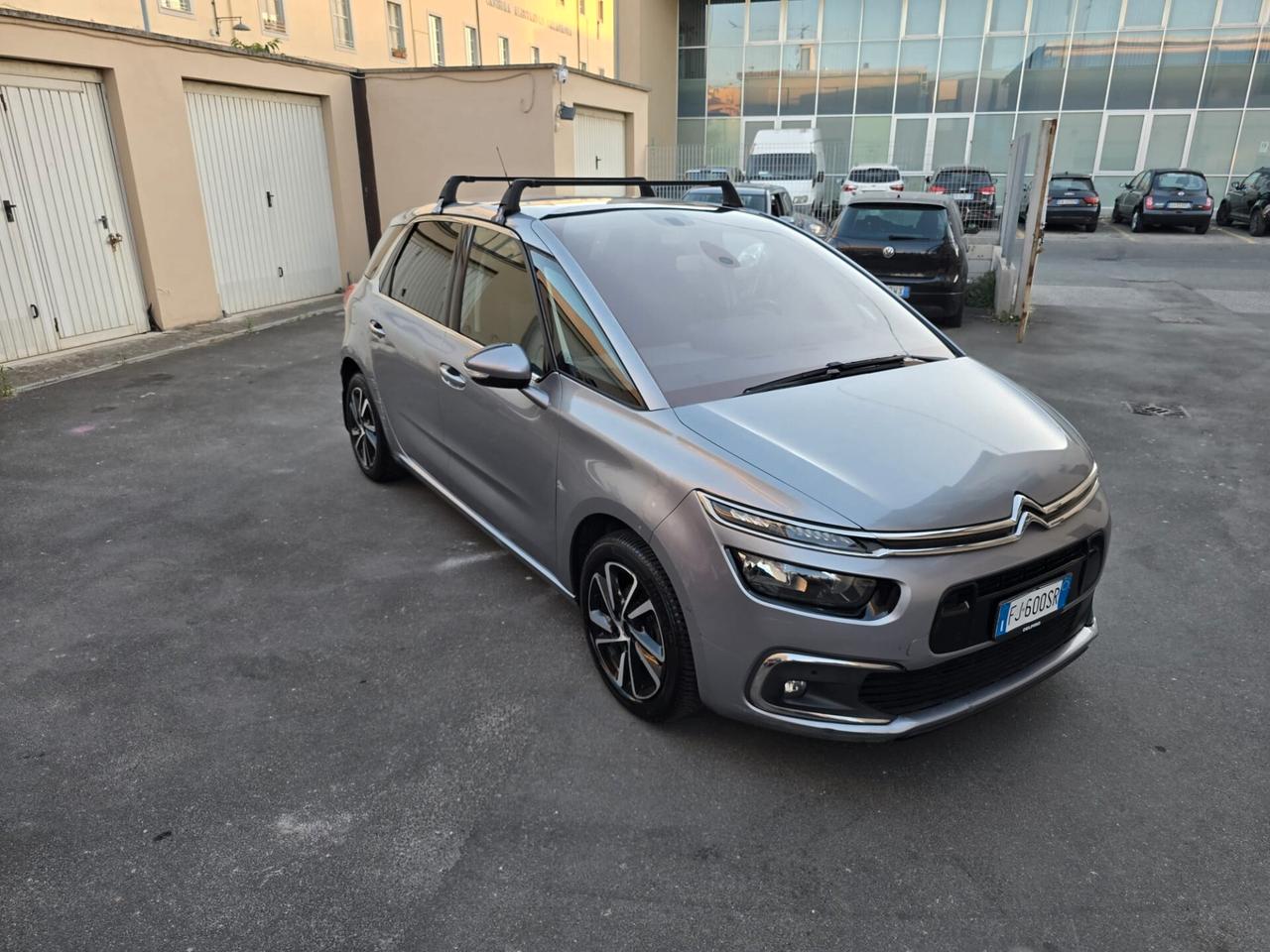 Citroen C4 Picasso BlueHDi 120 S&S Shine possibilita garanzia 12 mesi perfetta