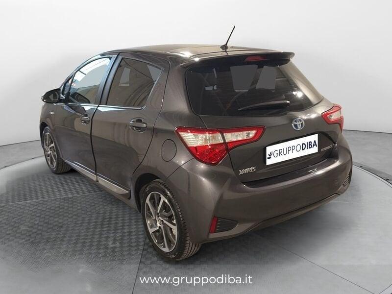 Toyota Yaris III 2017 5p Benzina 5p 1.5h Trend Grey Edition my18
