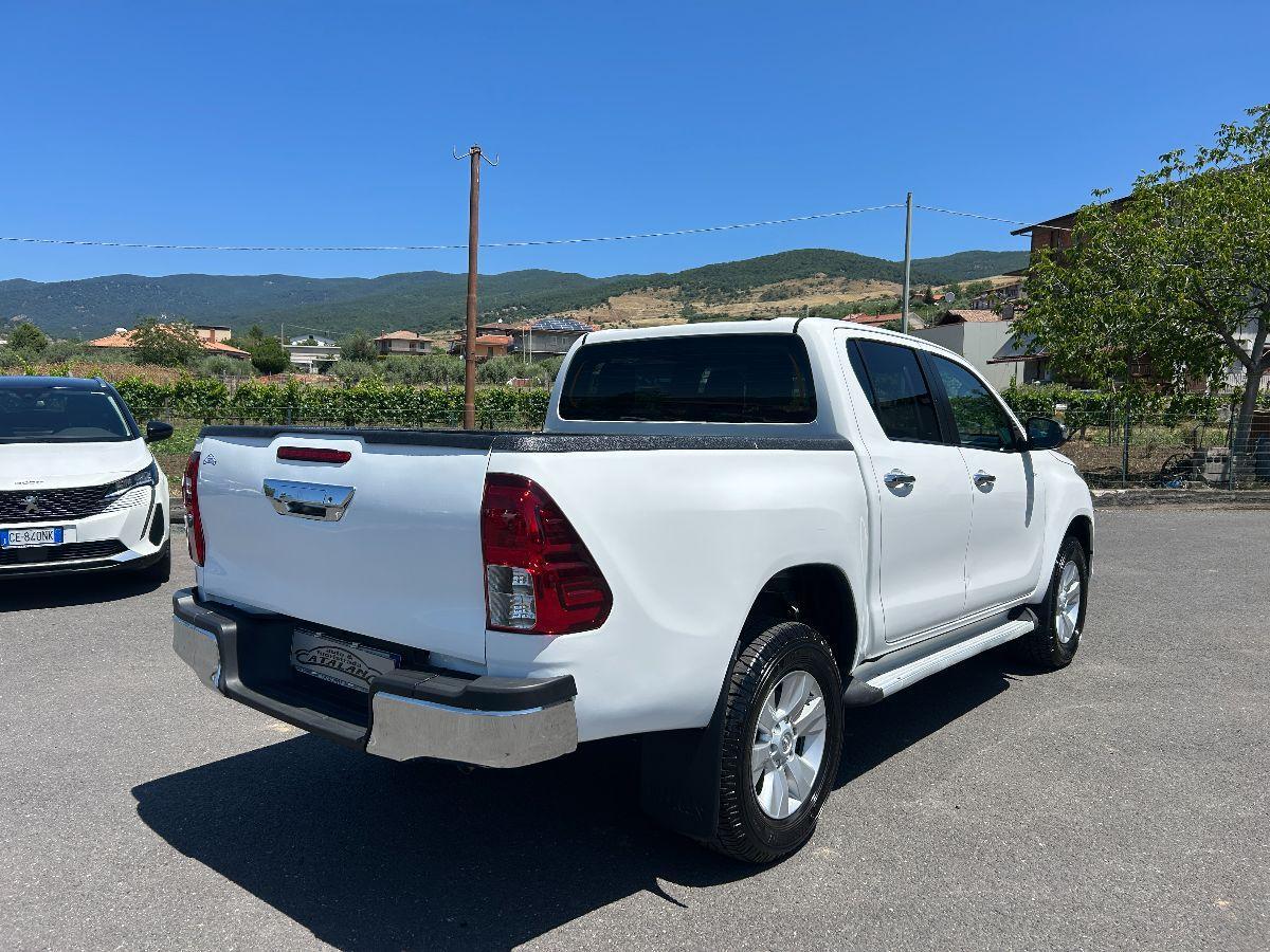 TOYOTA - Hilux 2.4 d-4d 4x4 EXECUTIVE TELECAMERA