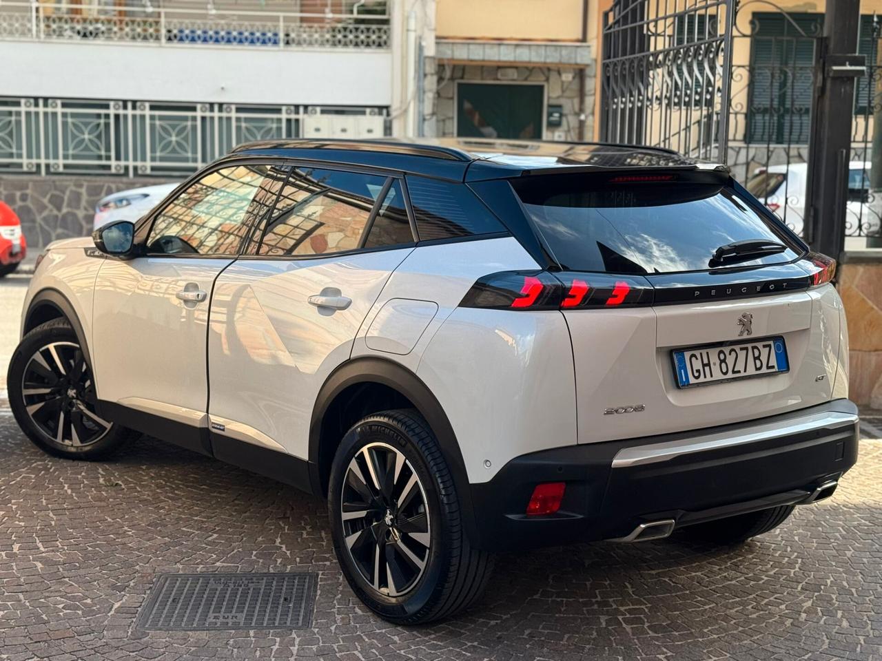 Peugeot 2008 BlueHDi 130 S&S EAT8 GT Pack