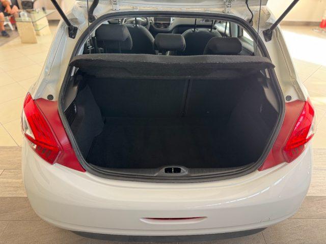 PEUGEOT 208 1.4 8V e-HDi 68CV S&S robot. 5p. Active